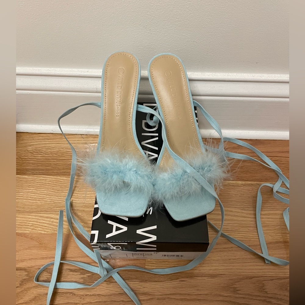 Wild Diva New Mint Sandals Heels Strap Ups Size 8 brand new